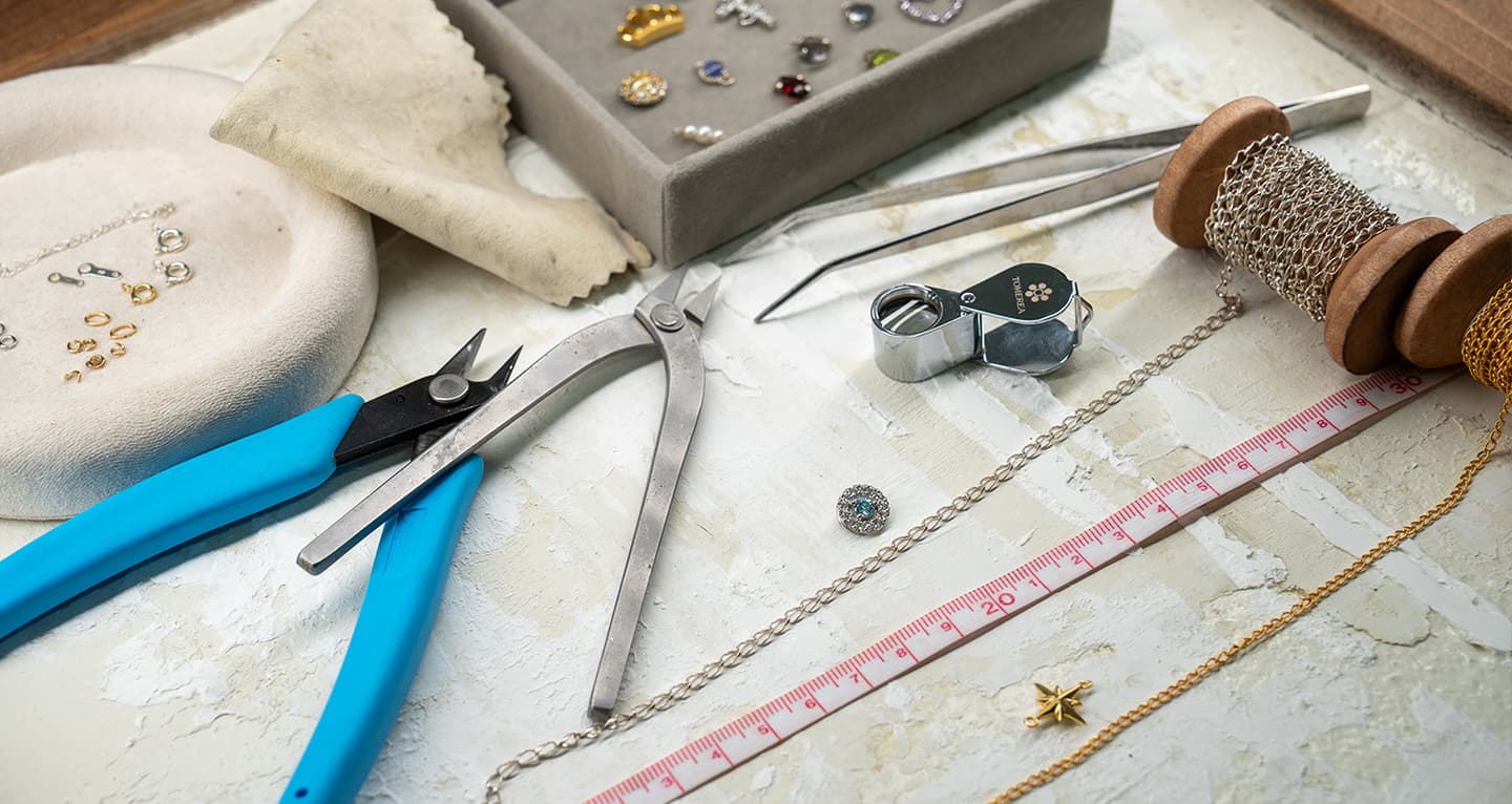 選んだパーツとお仕立てで使用する工具のイメージ